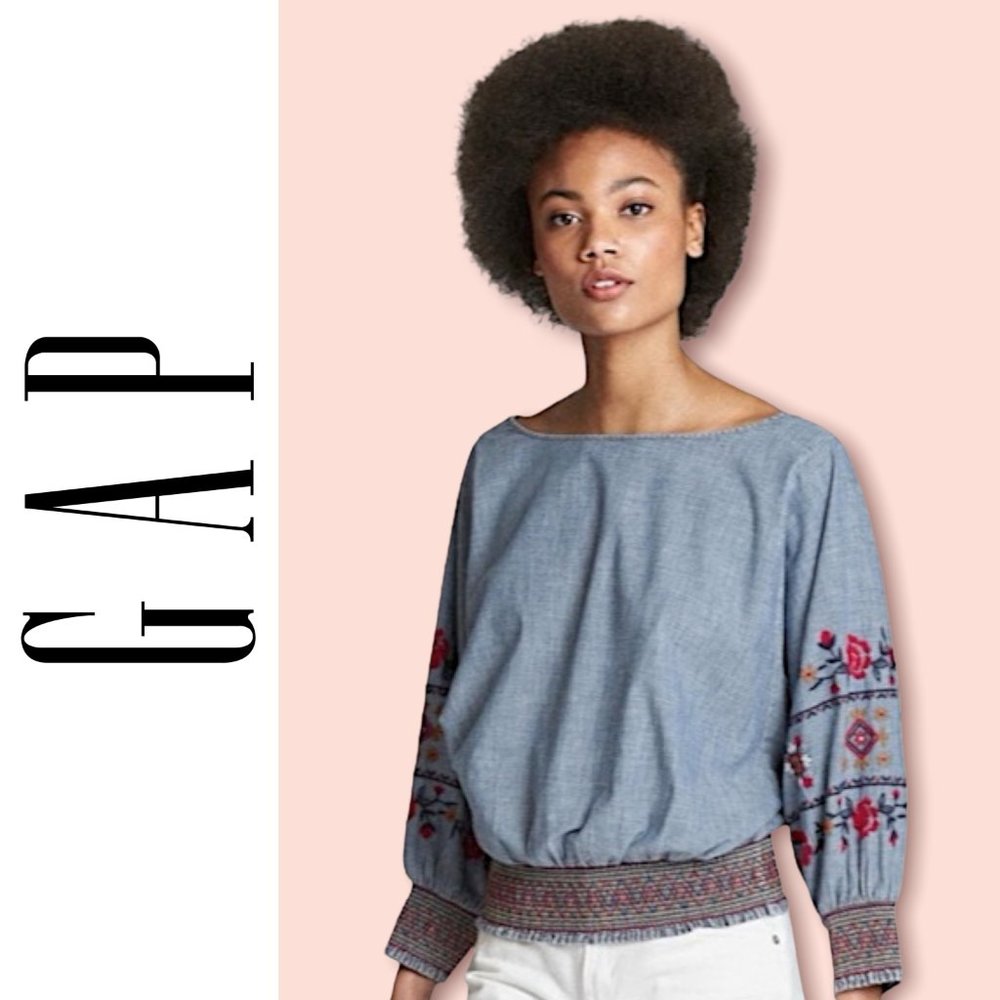 Embroidered Long Sleeve Smocked Top ▪️ GAP